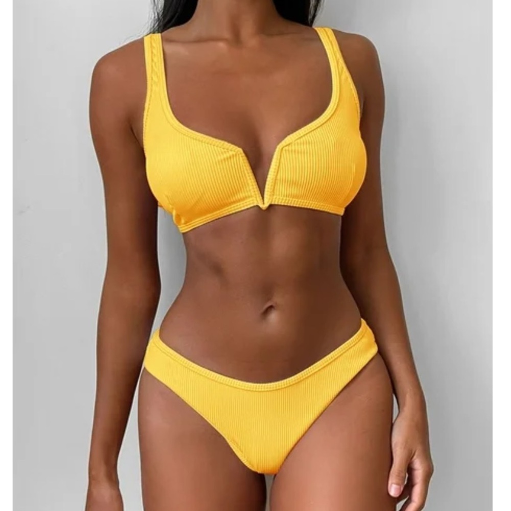 Zaful Bright Yellow v wired top ribbed textured Bikini set size 8 - Large - NWOT